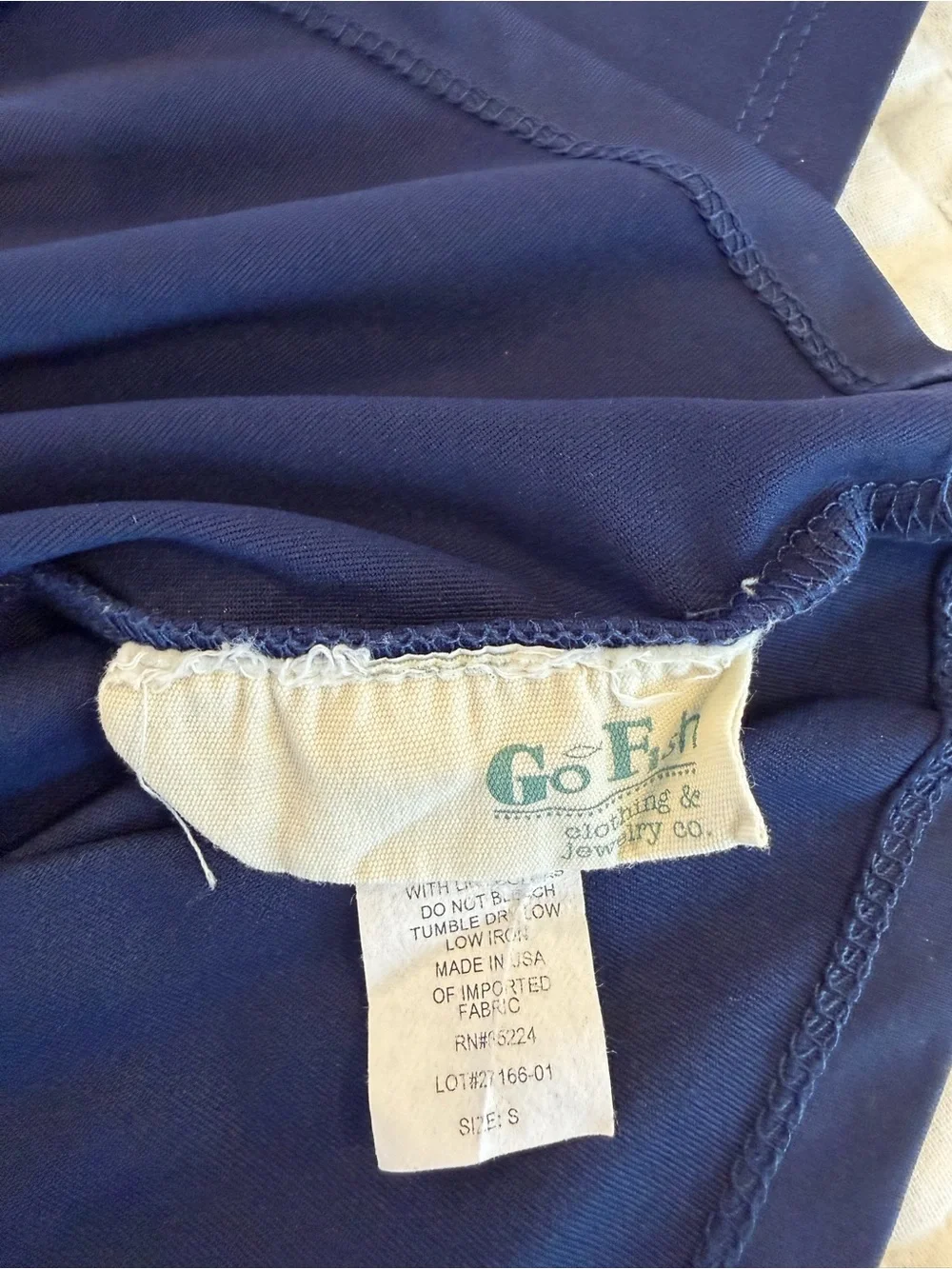 Navy V neck/scoop neck convertible 3/4 sleeve top